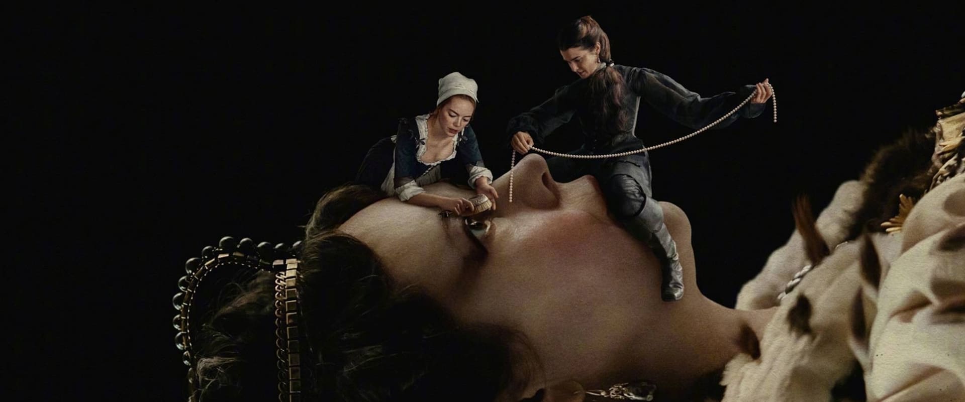 دانلود فیلم The Favourite 2018 (سوگلی 2018) بدون سانسور با زیرنویس فارسی