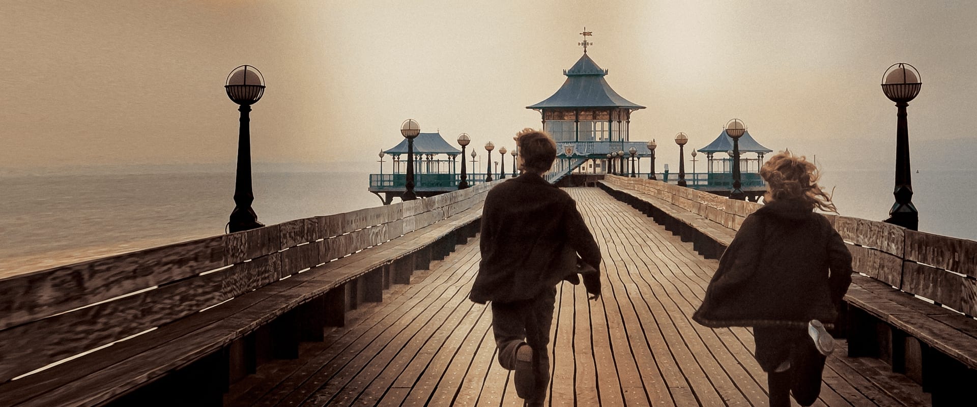 دانلود فیلم Never Let Me Go 2010 (هرگز رهایم نکن 2010) بدون سانسور با زیرنویس فارسی