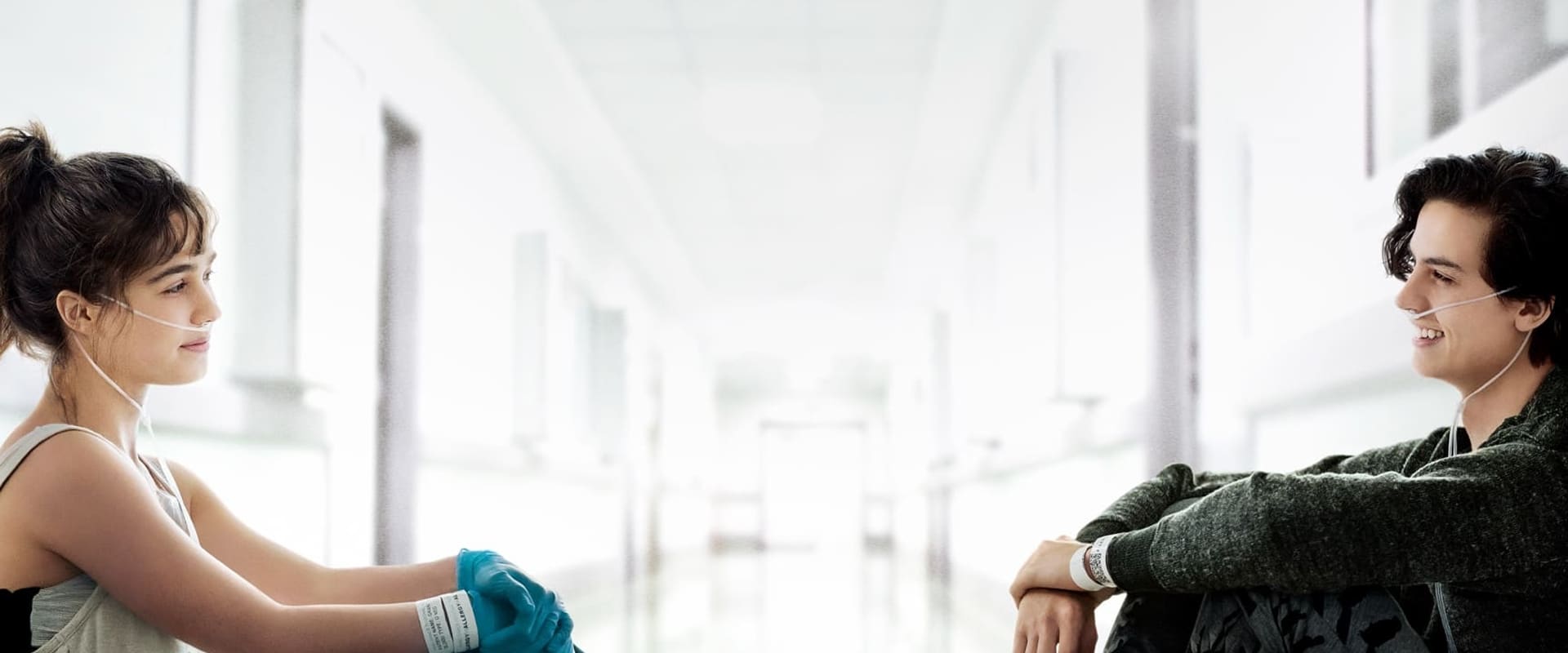 دانلود فیلم Five Feet Apart 2019 (پنج فوت جدا 2019) بدون سانسور با زیرنویس فارسی