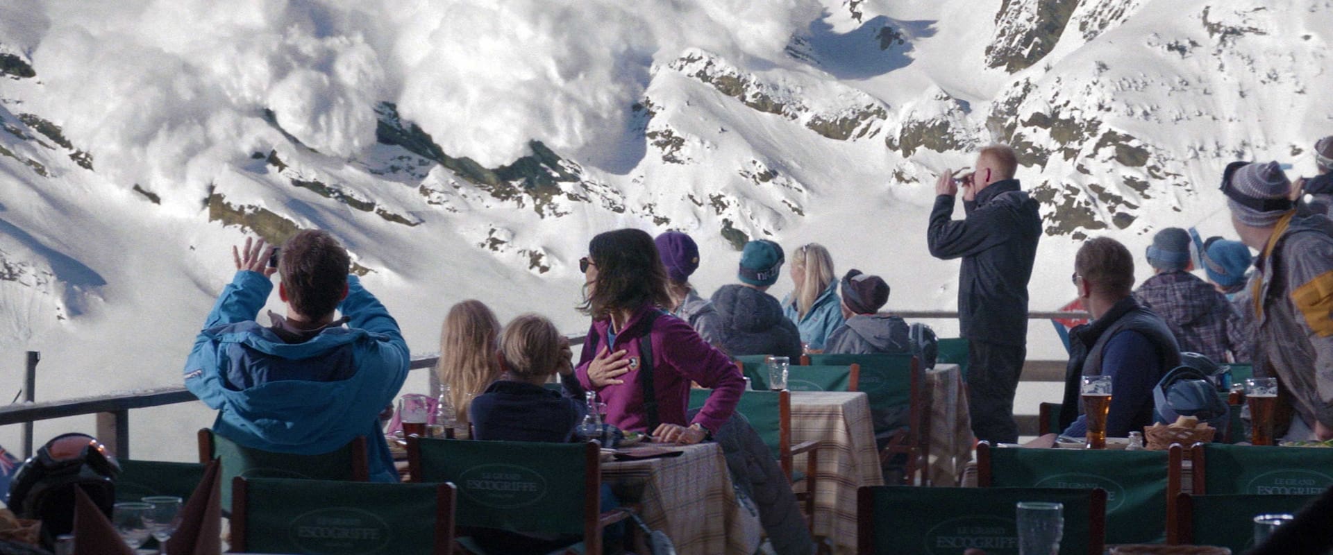دانلود فیلم Force Majeure 2014 (فورس ماژور 2014) بدون سانسور با زیرنویس فارسی