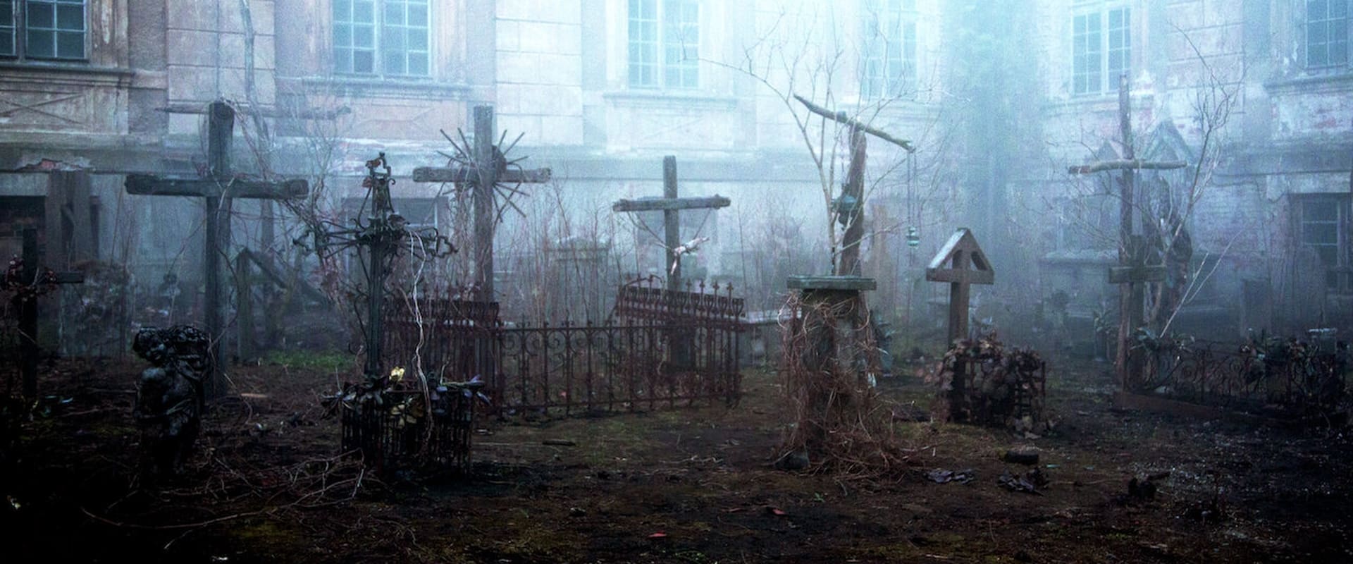 دانلود فیلم Hellhole 2022 (جهنم  2022) بدون سانسور با زیرنویس فارسی