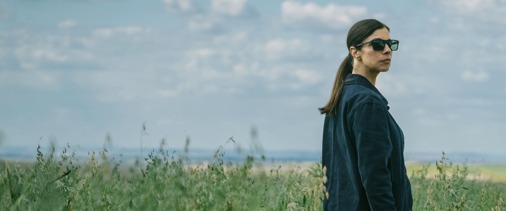 دانلود سریال When Nobody Sees Us (وقتی کسی ما را نمی بیند 2024–) بدون سانسور با زیرنویس فارسی