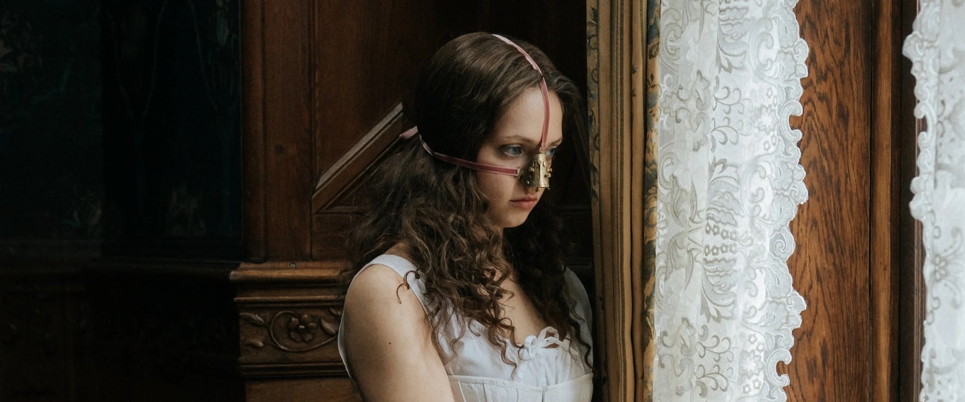 دانلود فیلم The Ugly Stepsister 2025 (خواهر ناتنی زشت 2025) بدون سانسور با زیرنویس فارسی