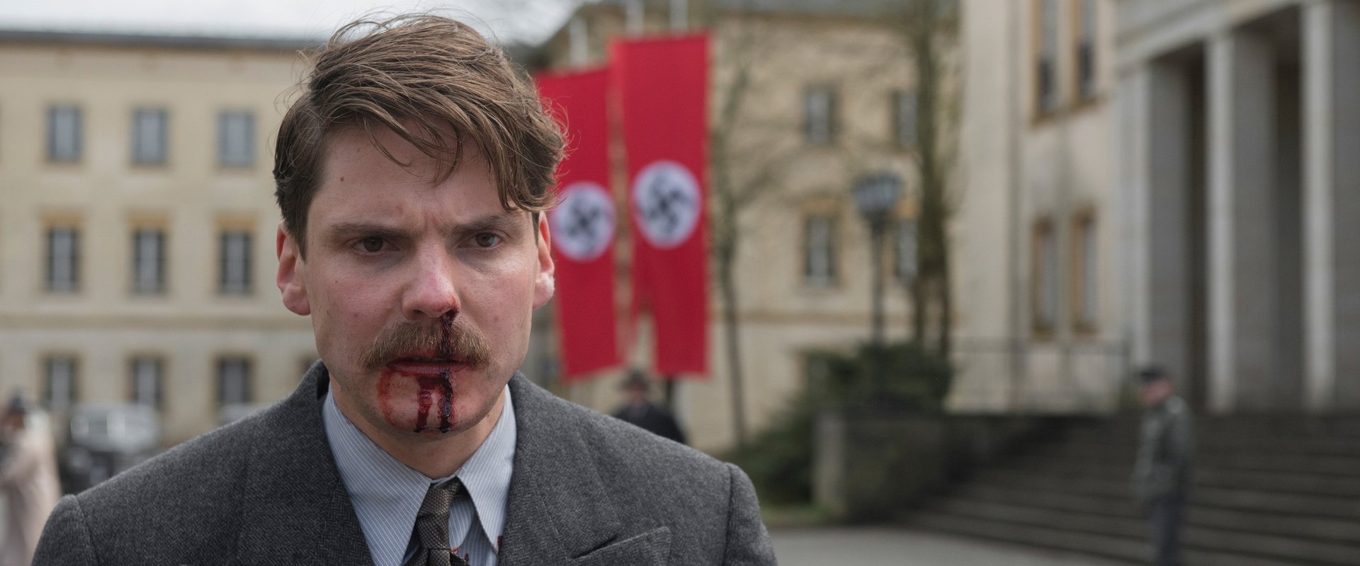 دانلود فیلم Alone in Berlin 2016 (تنها در برلین 2016) بدون سانسور با زیرنویس فارسی