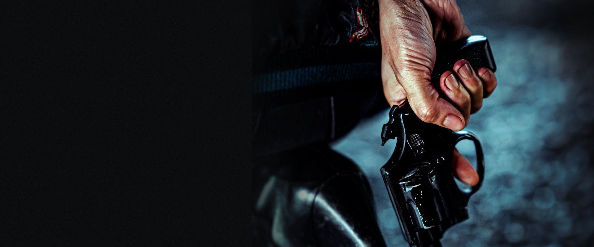 دانلود فیلم Revolver 2005 (هفت تیر 2005) بدون سانسور با زیرنویس فارسی