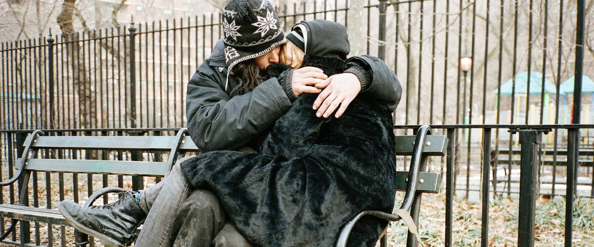 دانلود فیلم Heaven Knows What 2014 (فقط خدا می‌دونه 2014) بدون سانسور با زیرنویس فارسی