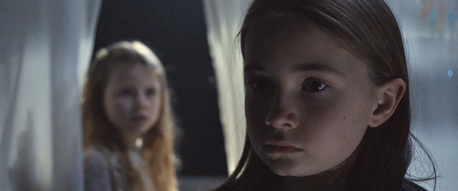 دانلود فیلم Martyrs Lane 2021 (مسیر جان باختگان 2021) بدون سانسور با زیرنویس فارسی