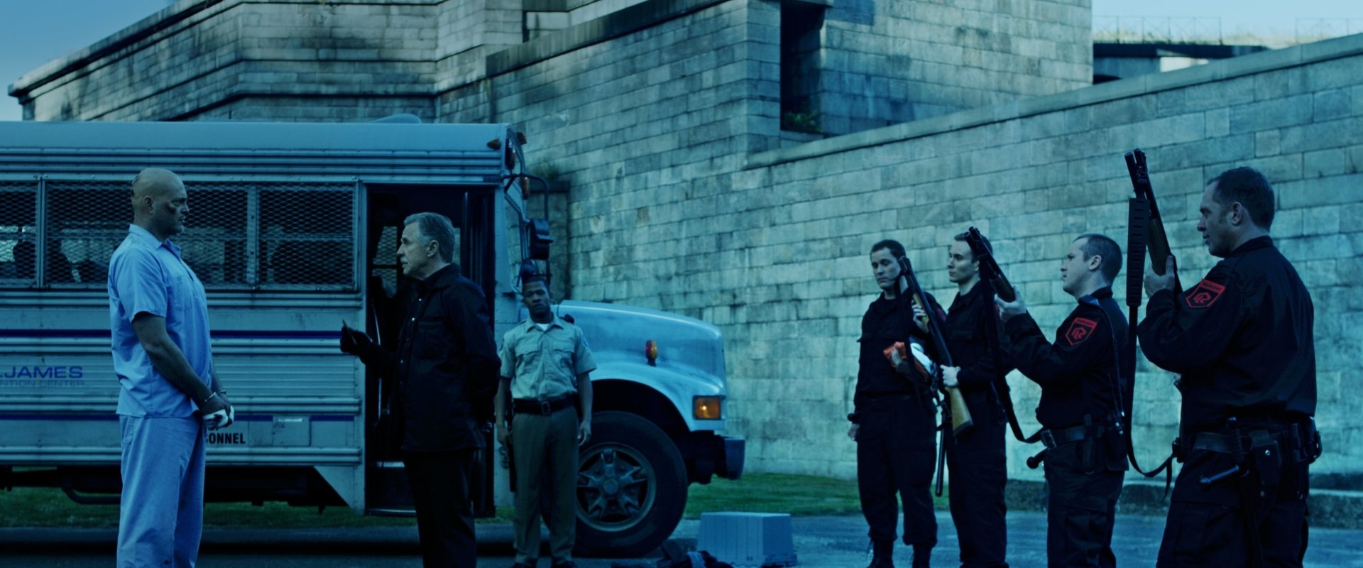 دانلود فیلم Brawl in Cell Block 99 2017 (شورش در سلول ۹۹ 2017) بدون سانسور با زیرنویس فارسی