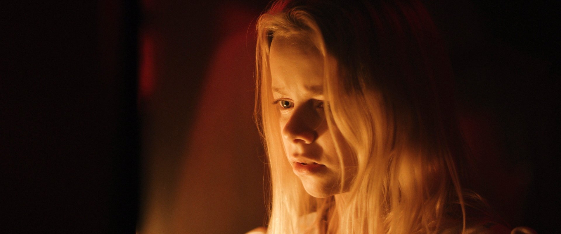 دانلود فیلم Behind You 2020 (پشت سرت 2020) بدون سانسور با زیرنویس فارسی