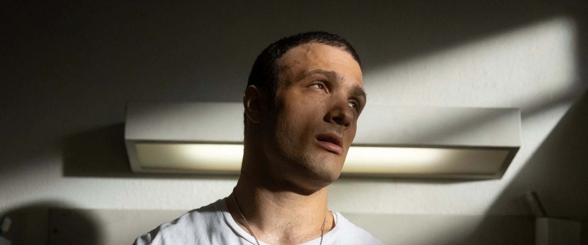 دانلود فیلم Inside 2024 (درون 2024) بدون سانسور با زیرنویس فارسی