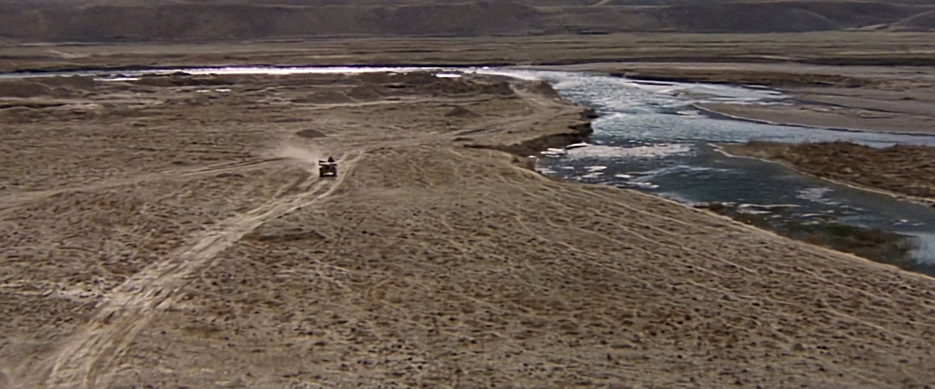 دانلود فیلم Caravans 1978 (کاروان‌ها 1978) بدون سانسور با زیرنویس فارسی