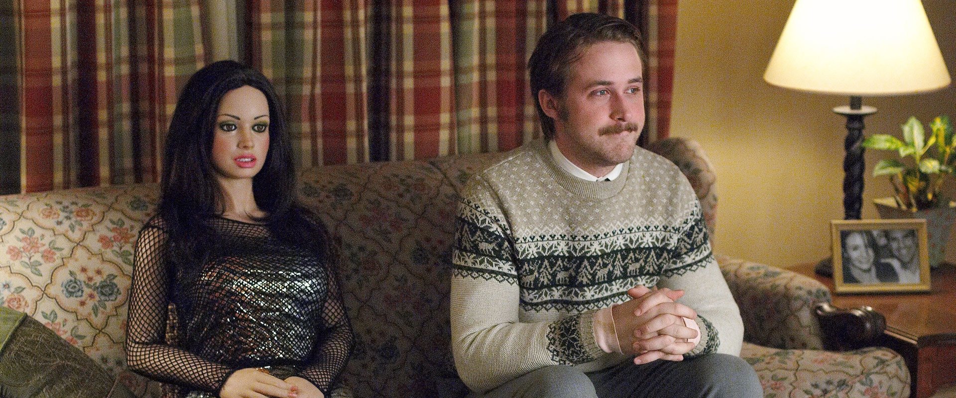 دانلود فیلم Lars and the Real Girl 2007 (لارس و دختر واقعی 2007) بدون سانسور با زیرنویس فارسی