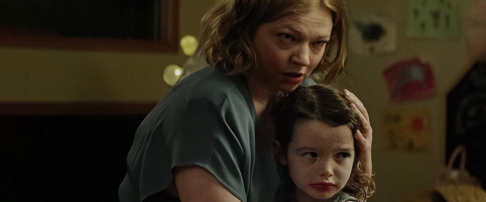 دانلود فیلم Run Rabbit Run 2023 (فرارکن خرگوش فرارکن 2023) بدون سانسور با زیرنویس فارسی