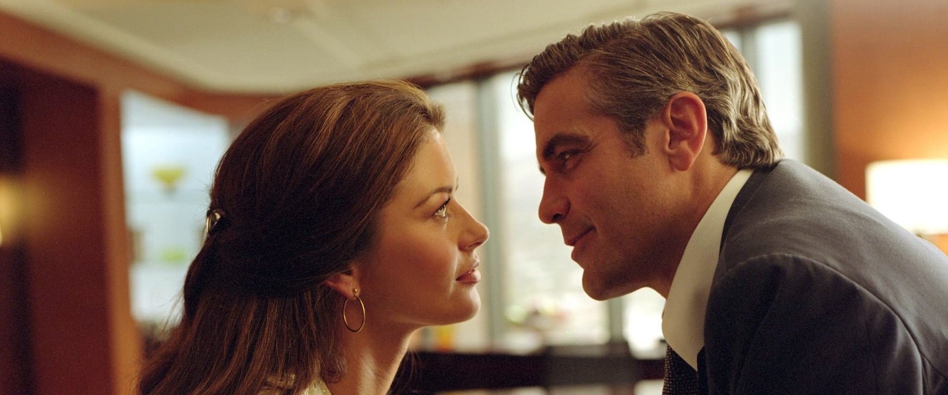 دانلود فیلم Intolerable Cruelty 2003 (ظلم تحمل‌ناپذیر 2003) بدون سانسور با زیرنویس فارسی