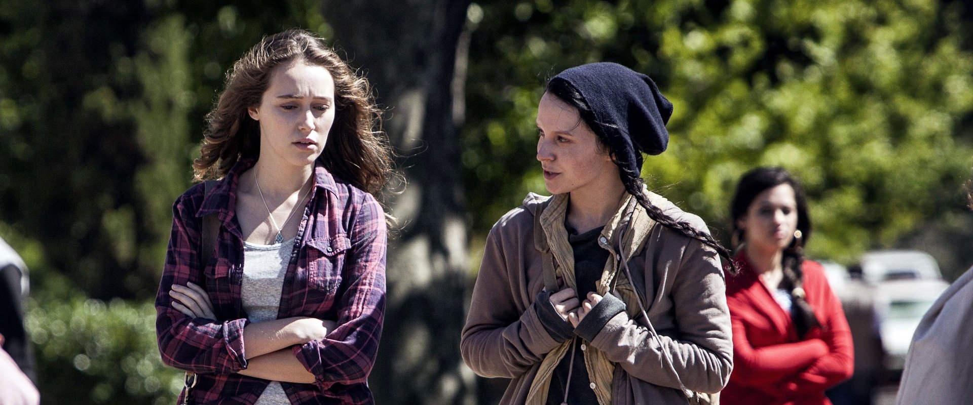 دانلود فیلم Friend Request 2016 (درخواست دوستی 2016) بدون سانسور با زیرنویس فارسی