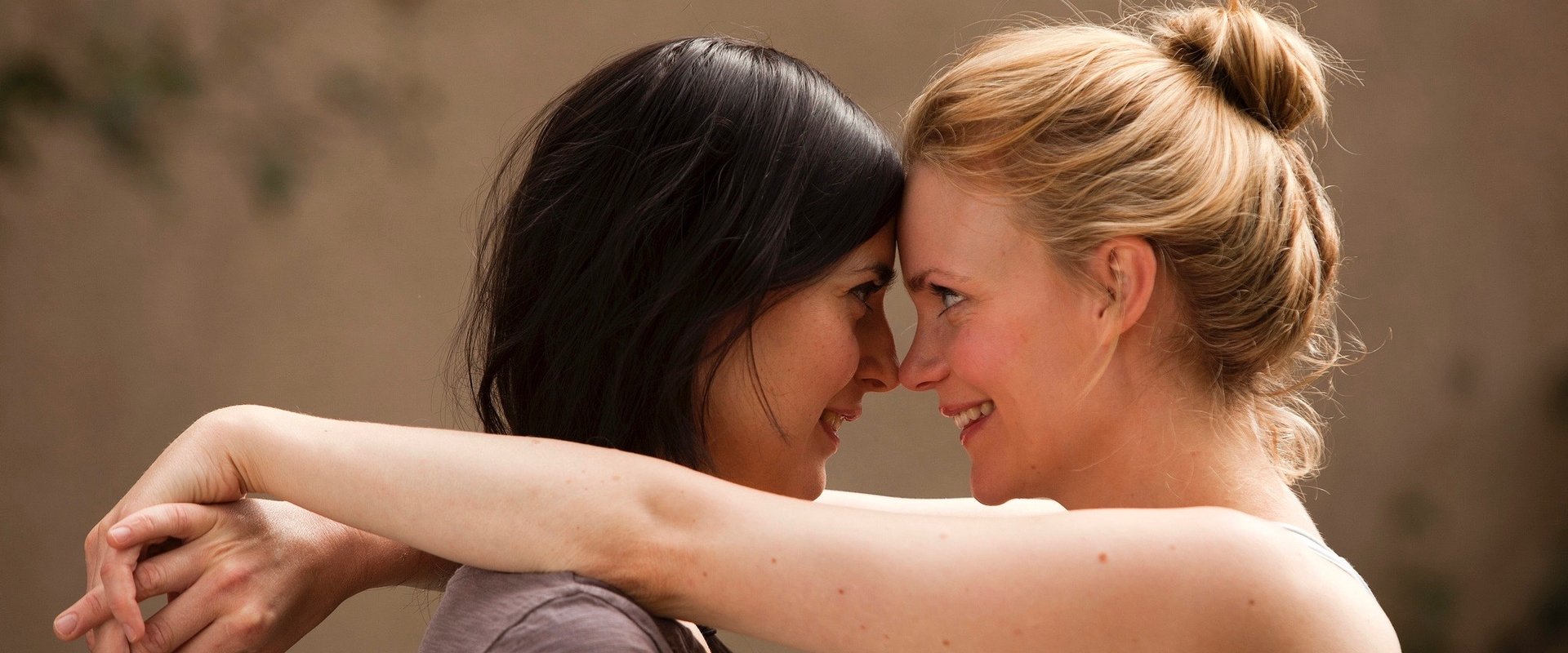 دانلود فیلم Kiss Me 2011 (مرا ببوس 2011) بدون سانسور با زیرنویس فارسی