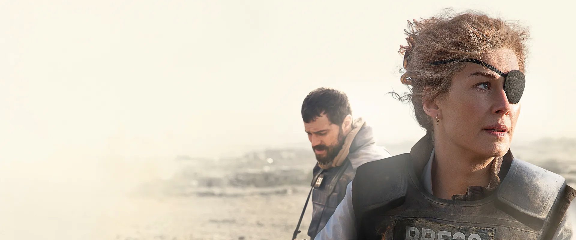 دانلود فیلم A Private War 2018 (یک جنگ خصوصی 2018) بدون سانسور با زیرنویس فارسی