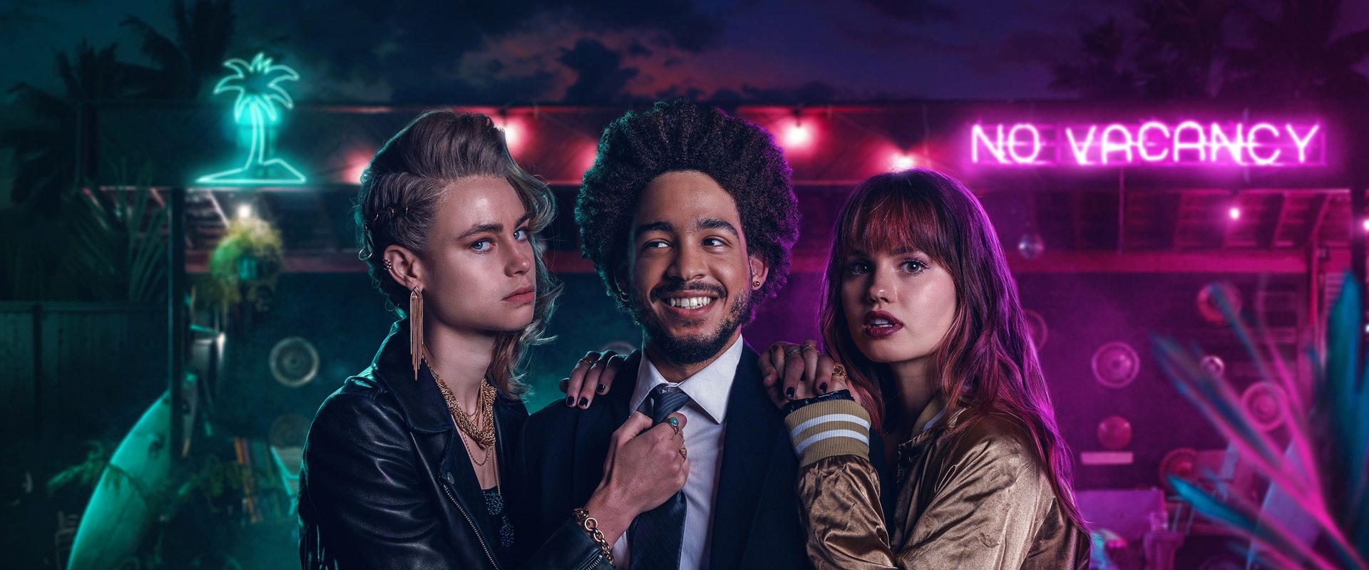 دانلود فیلم Night Teeth 2021 (دندان شب 2021) بدون سانسور با زیرنویس فارسی