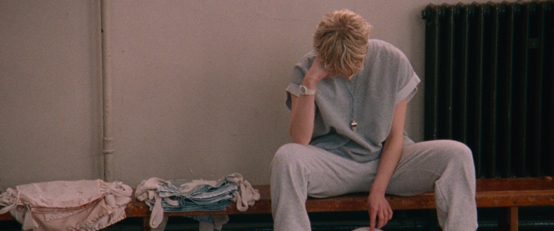 دانلود فیلم Blue Jean 2023 (جین آبی 2022) بدون سانسور با زیرنویس فارسی